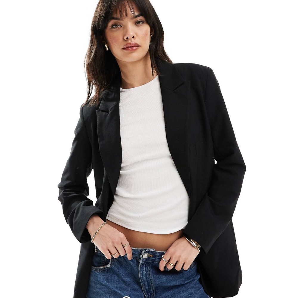 NEVER WORN - single breasted blazer in black
